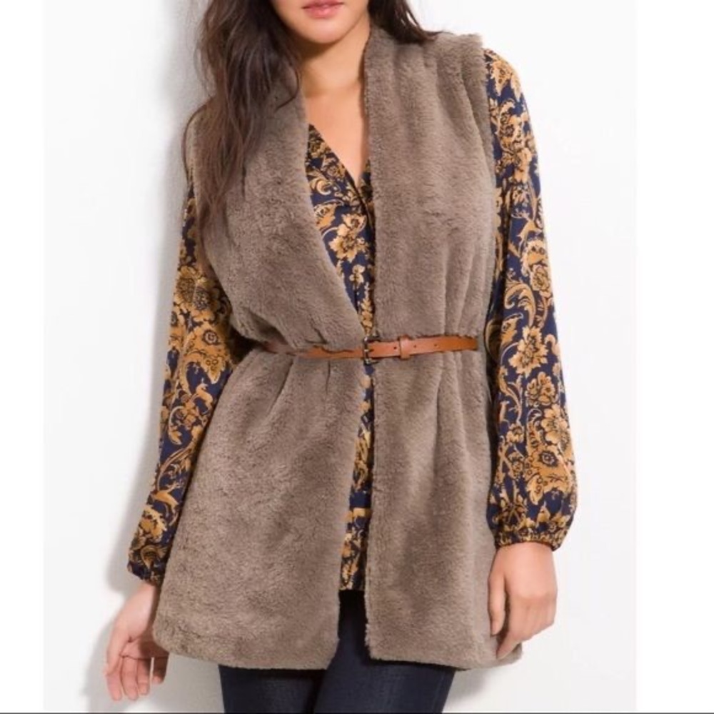 Hinge Fur Vest Small